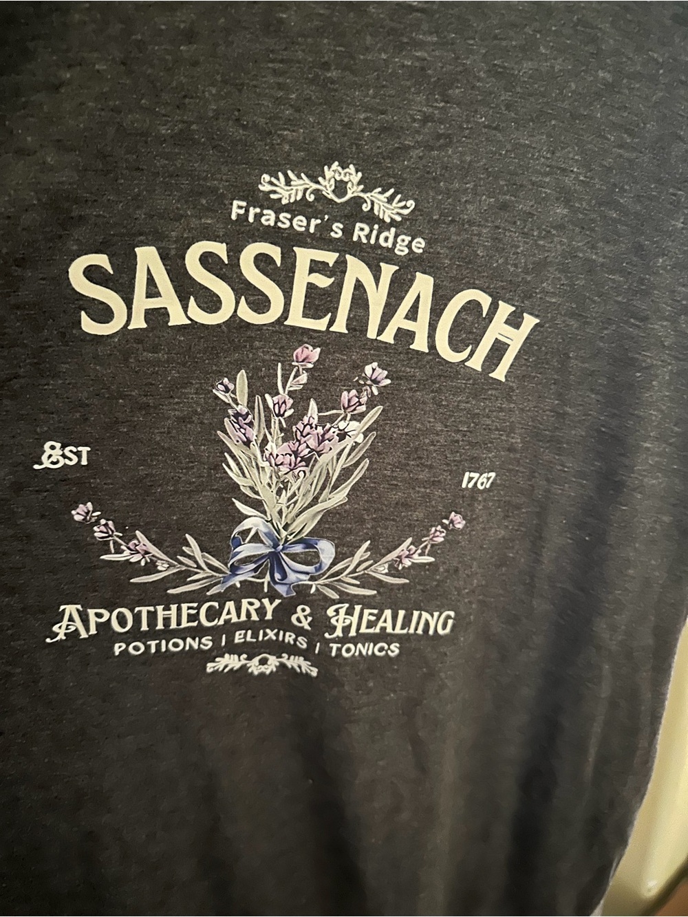 Outlander: Sassenach Apothecary T-Shirt Frasers Ridge Dragonfly Graphic XXL